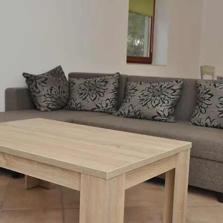 Apartamento Sarok Apartmanhaz *